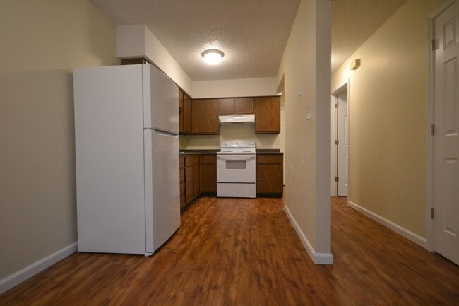 404 Hillcrest Dr in Windsor, MO - Building Photo - Building Photo