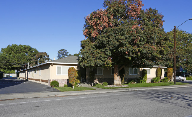 ARROYO APARTMENTS