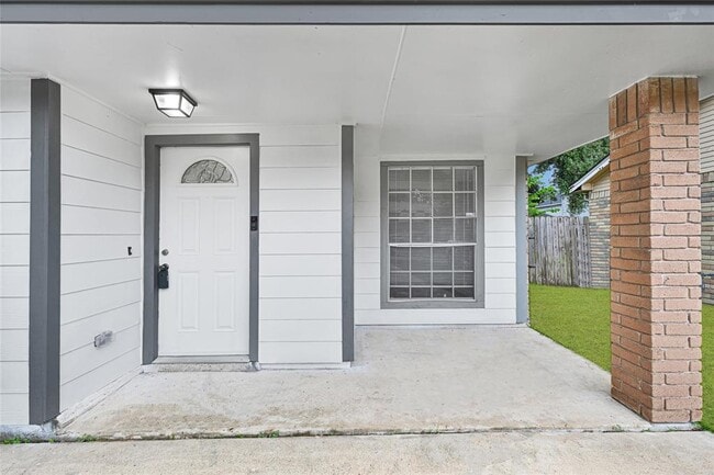 20026 Faye Oaks Dr in Humble, TX - Foto de edificio - Building Photo