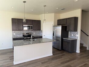 510 Whirlaway Dr in Jarrell, TX - Building Photo - Building Photo