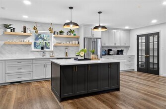 6873 Greenwich Ln in Dallas, TX - Building Photo - Building Photo