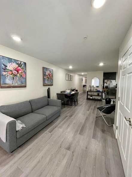 574 56th St in West New York, NJ - Building Photo