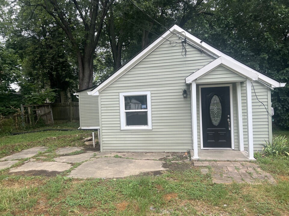 4939 Graston Ave in Louisville, KY - Building Photo