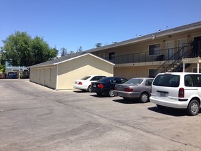 897 S Adler Ave in Fresno, CA - Building Photo - Building Photo