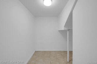 50 Virginia Dr in Monroe, MI - Foto de edificio - Building Photo