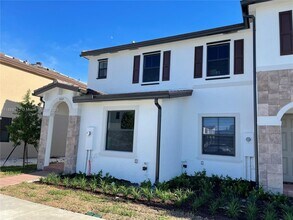 3322 W 114th Terrace in Hialeah, FL - Building Photo - Building Photo