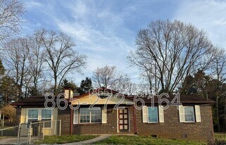 4034 Deer Run Dr in Knoxville, TN - Building Photo