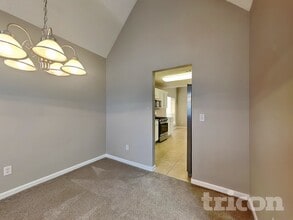 427 Gresham Dr in Stockbridge, GA - Foto de edificio - Building Photo