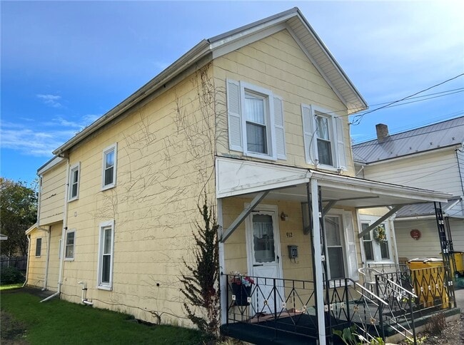 property at 912 Magee St