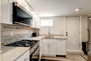 2339 3rd St NE, Unit B