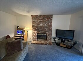 31908 Del Cielo Este, Unit 2D in Bonsall, CA - Building Photo