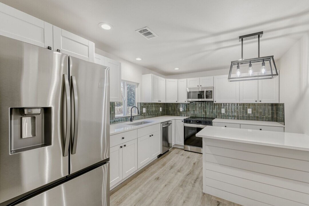 946 Pratt St, Unit Unit A in Longmont, CO - Foto de edificio