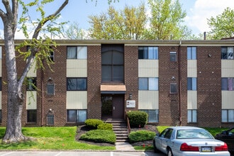 Pathways Condominiums in Philadelphia, PA - Building Photo - Building Photo