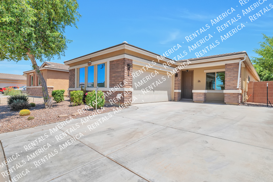 1081 W Deoni Trail in San Tan Valley, AZ - Building Photo