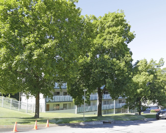 The Views in Salt Lake City, UT - Building Photo - Building Photo