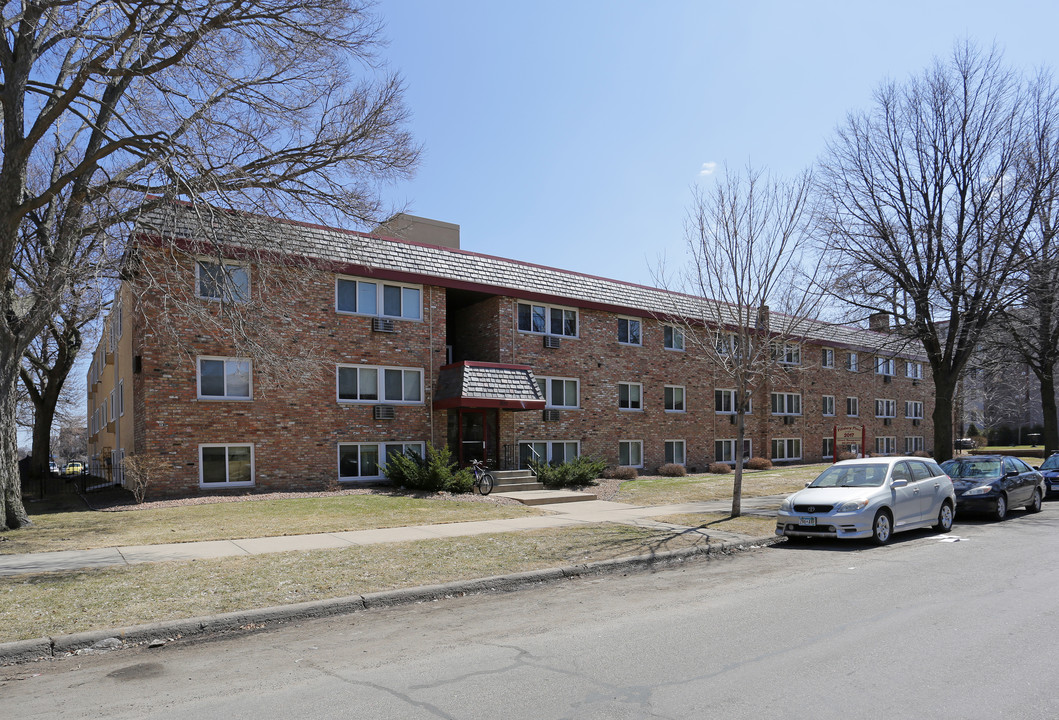 Pillsbury Place in Minneapolis, MN - Building Photo