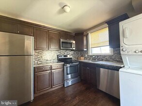 22 Florence Tollgate in Burlington, NJ - Building Photo - Building Photo