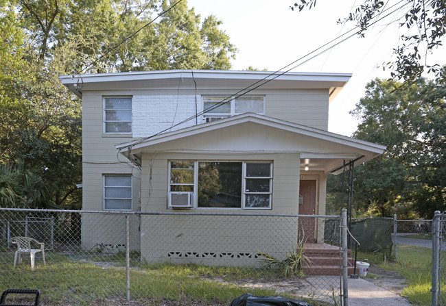 Value Add Duplex in Jacksonville, FL - Foto de edificio - Building Photo