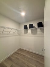 102 NW 30th St, Unit B2 in Miami, FL - Building Photo - Building Photo