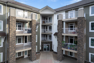 Raven Ridge Court in Calgary, AB - Building Photo - Building Photo