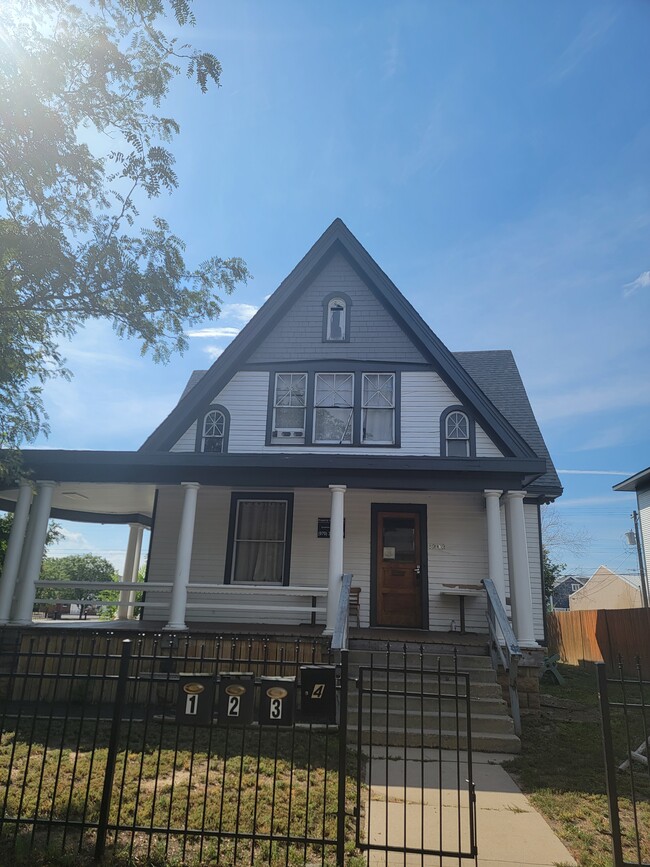 1202 8th St, Unit 2 in Greeley, CO - Foto de edificio - Building Photo