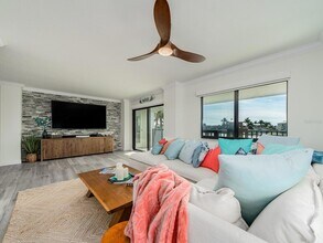 240 Sand Key Estates Dr, Unit 216 in Clearwater, FL - Building Photo - Building Photo