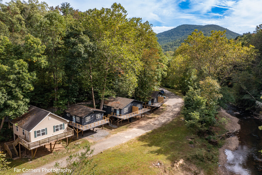 321 Stevens Ln in Asheville, NC - Building Photo