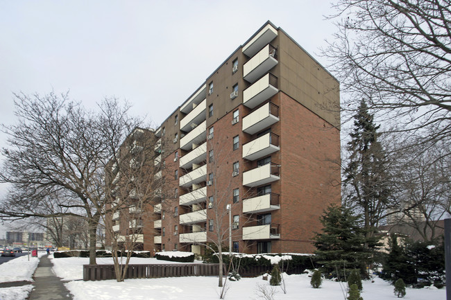 King Street in Mississauga, ON - Building Photo - Building Photo