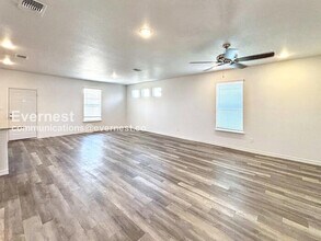 7605 Purvis St in Temple, TX - Foto de edificio - Building Photo