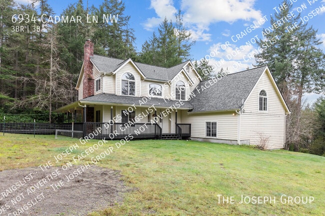 property at 6934 Cadmar Ln NW