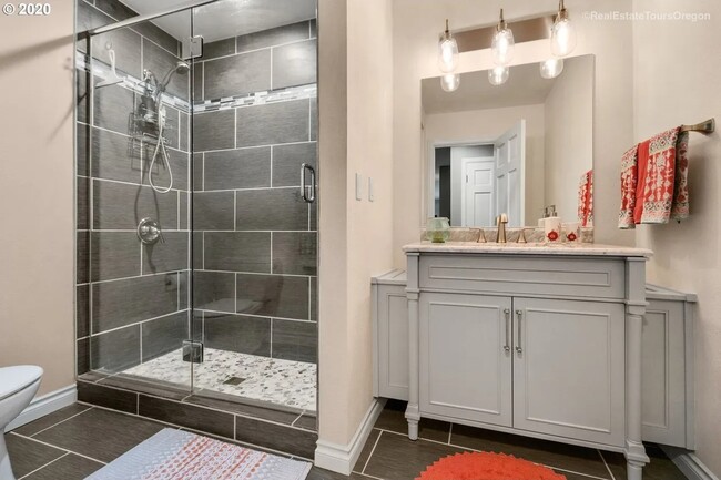 3649 SW 52nd Pl, Unit Apt #A in Portland, OR - Foto de edificio - Building Photo