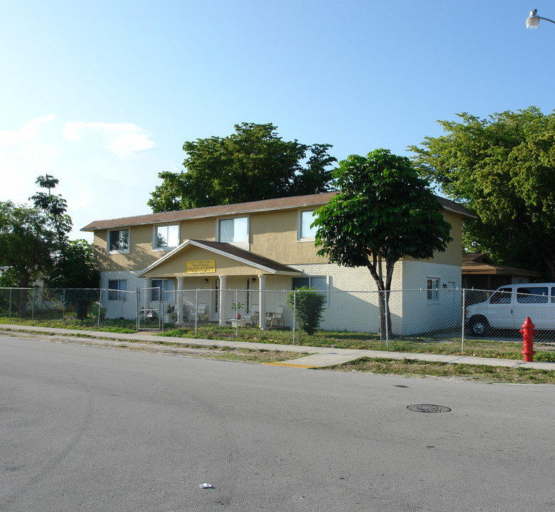 1190 NW 30th Ter in Fort Lauderdale, FL - Building Photo