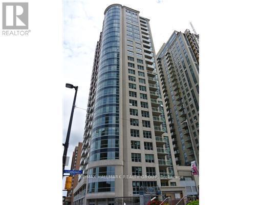 242-2242 Rideau St