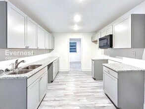 1026 Lynhurst Dr SW in Atlanta, GA - Building Photo - Building Photo
