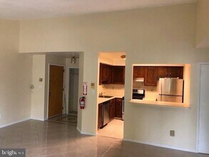 119 Acadia Ct in Princeton, NJ - Foto de edificio - Building Photo