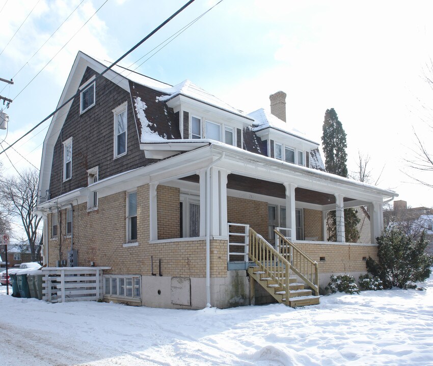 210 E Nittany Ave in State College, PA - Foto de edificio