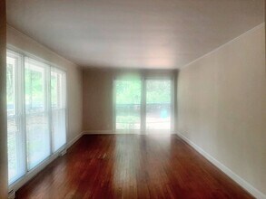 101 E Lakeview Dr in Durham, NC - Foto de edificio - Building Photo