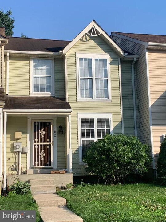 108 Wood Duck Cir in La Plata, MD - Building Photo