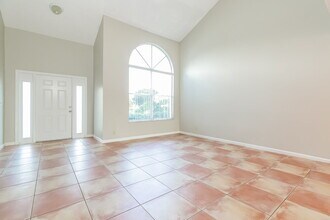 8748 Jade Ct in Boynton Beach, FL - Building Photo - Building Photo