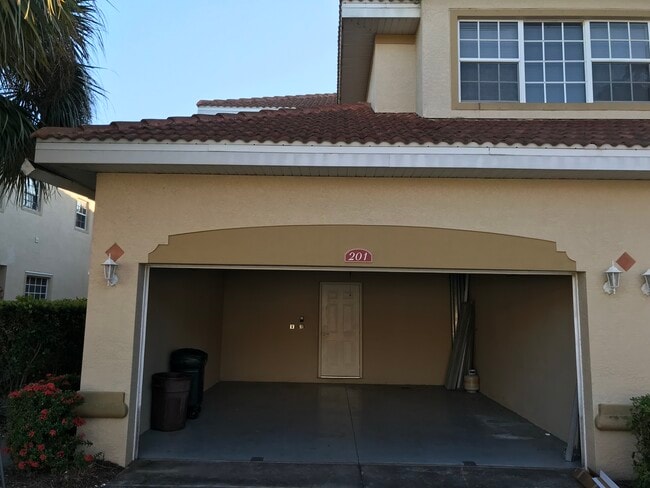 property at 5111 W Hyde Park Ct