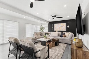 650 69th Ave S in St. Petersburg, FL - Building Photo