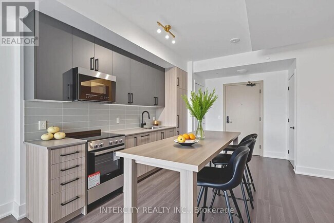 property at 2075 King Rd