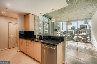860 Peachtree St NE in Atlanta, GA - Building Photo - Building Photo