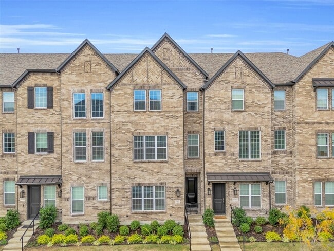 property at 4153 Shavano Dr