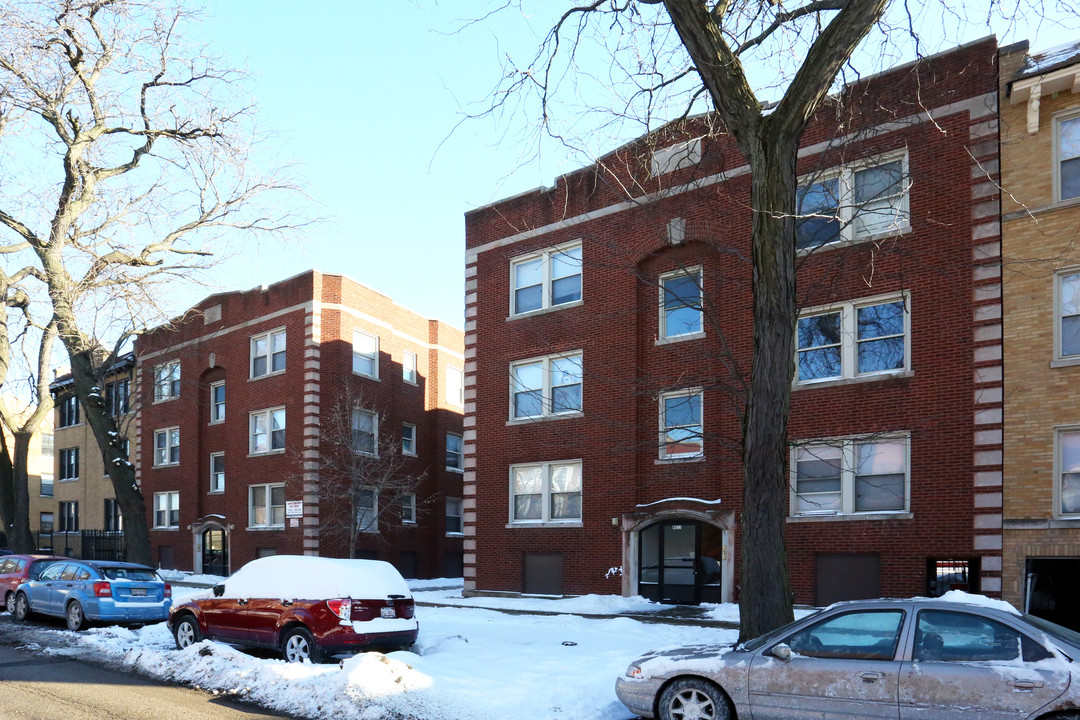 4025-4033 W Melrose St in Chicago, IL - Building Photo