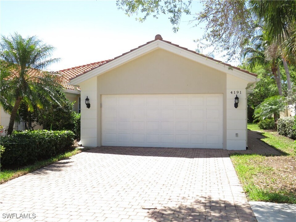 4191 St George Ln in Naples, FL - Building Photo