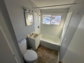 6183 N 38th St in Milwaukee, WI - Building Photo - Building Photo