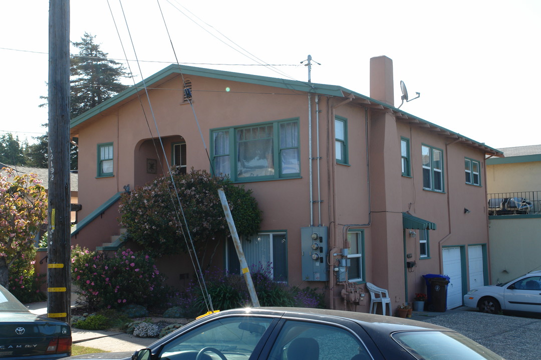 5420 Fresno Ave in Richmond, CA - Building Photo