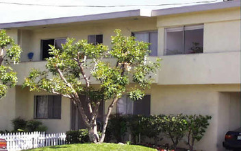 18422 Napa St in Northridge, CA - Building Photo - Building Photo