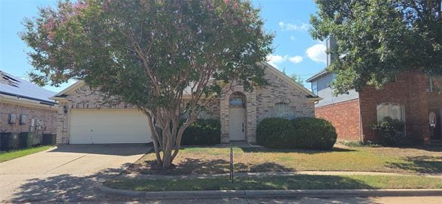 900 Shoal Creek Dr in Arlington, TX - Building Photo - Building Photo